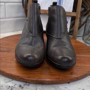 CLARKS® COLLECTION Soft Cushion Brown Leather Side Zip Ankle Boots